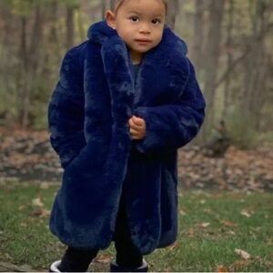 APPARIS Stella Faux Fur Coat in Navy